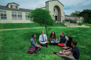 Monterey Bay Academy và trải nghiệm học thực tiễn có 1-0-2